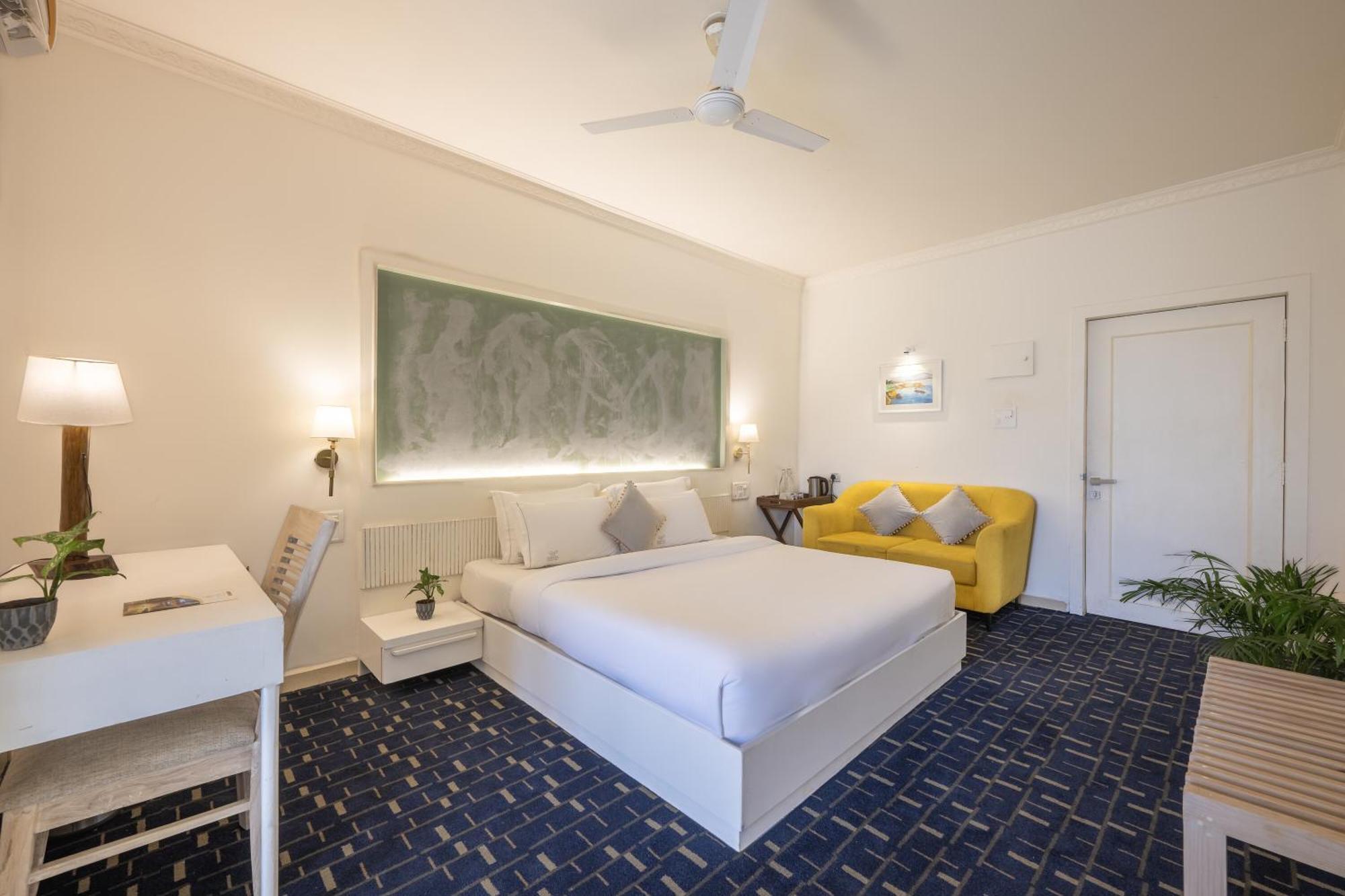 Hotel Echor Samara Morjim Goa Sea View Restro Esterno foto