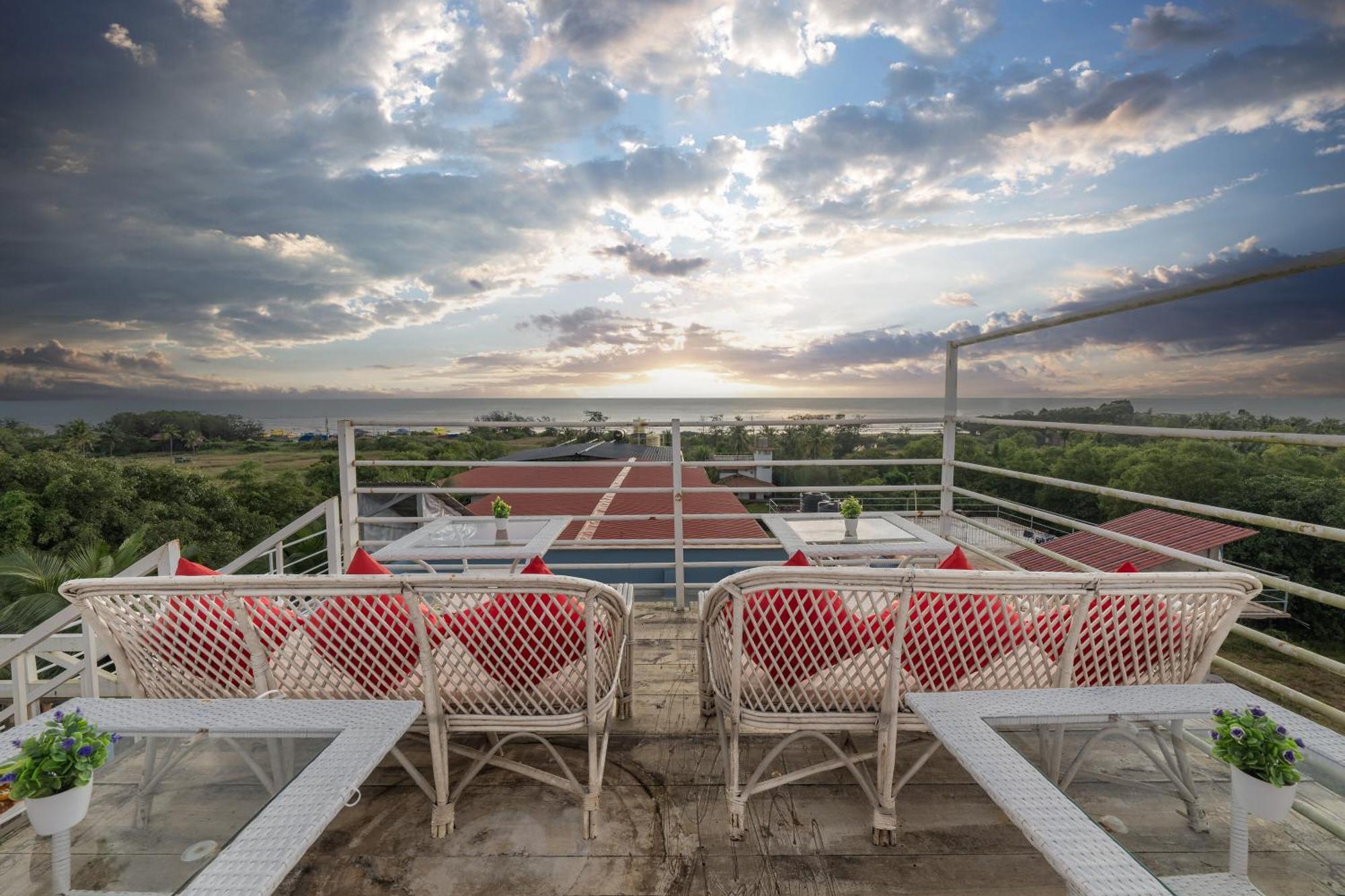 Hotel Echor Samara Morjim Goa Sea View Restro Esterno foto