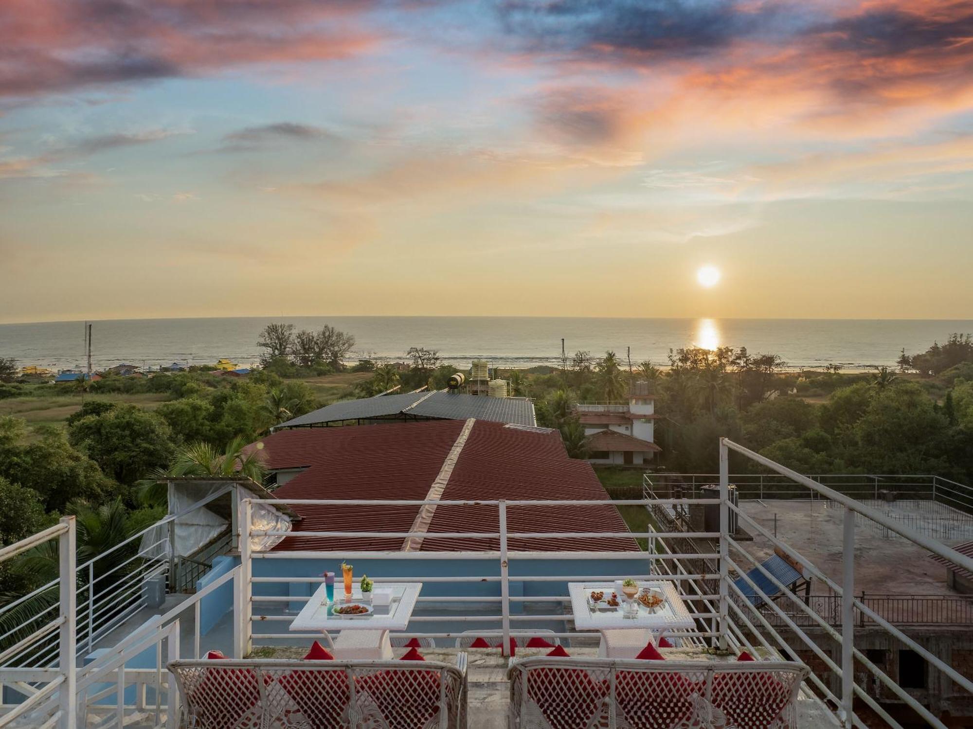 Hotel Echor Samara Morjim Goa Sea View Restro Esterno foto